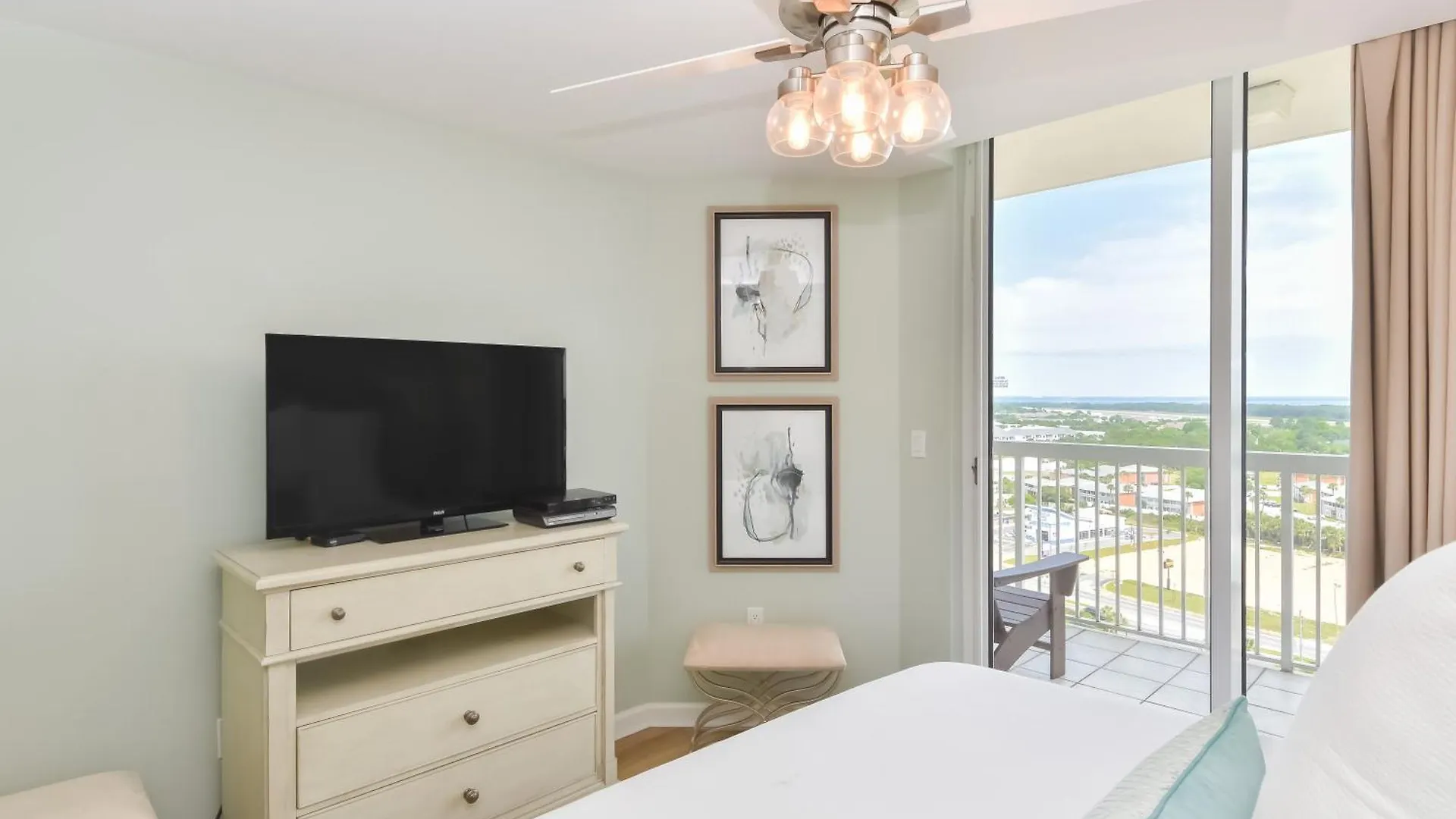 Silver Beach Towers W1606 Destin Apartment